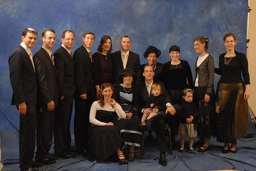 Hannah Pick (4. von rechts) mit ihrer Familie im Januar 2008