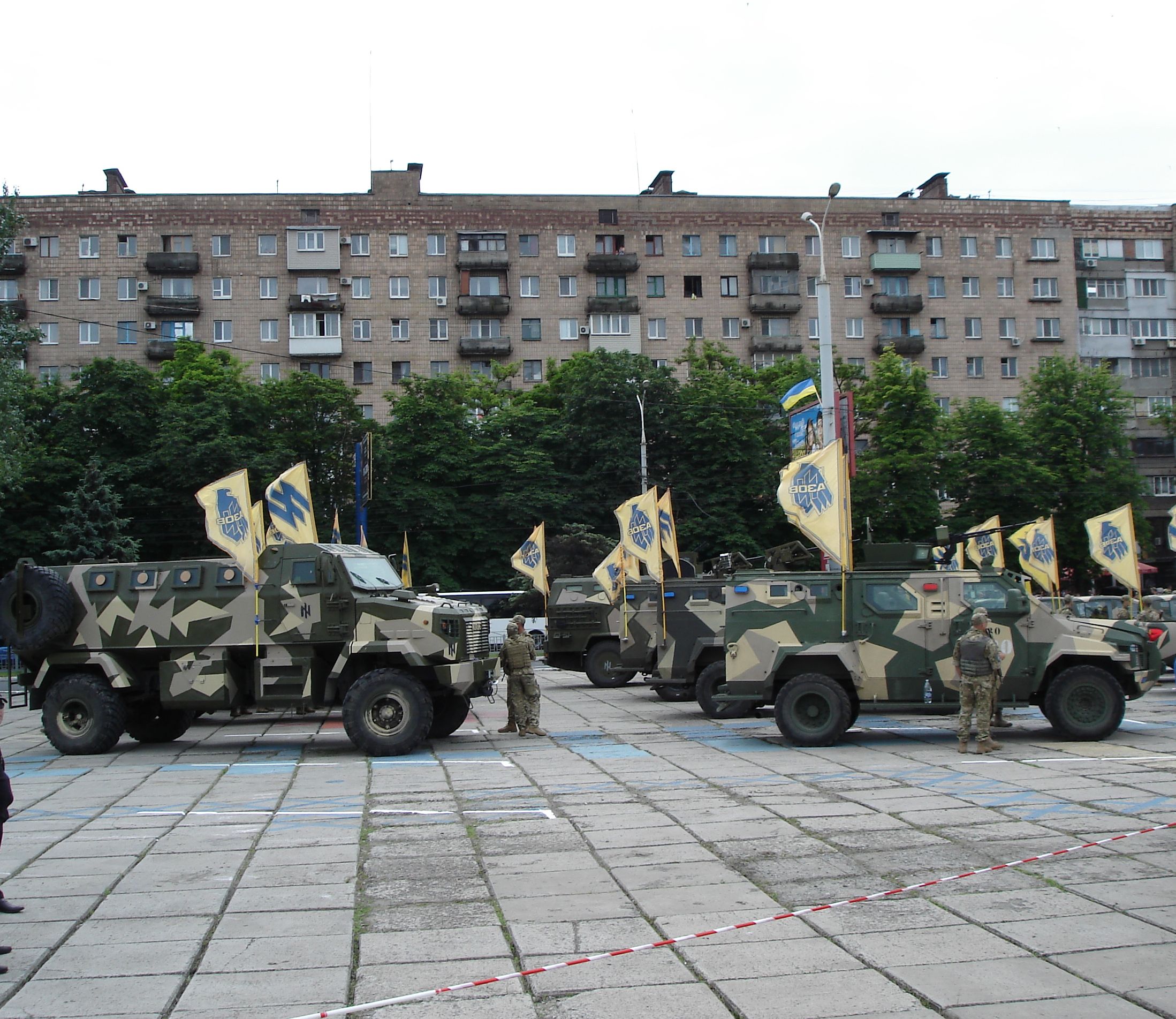 Militärtechnik des Asow Regiments (Azov Battalion) in Mariupol, 2016