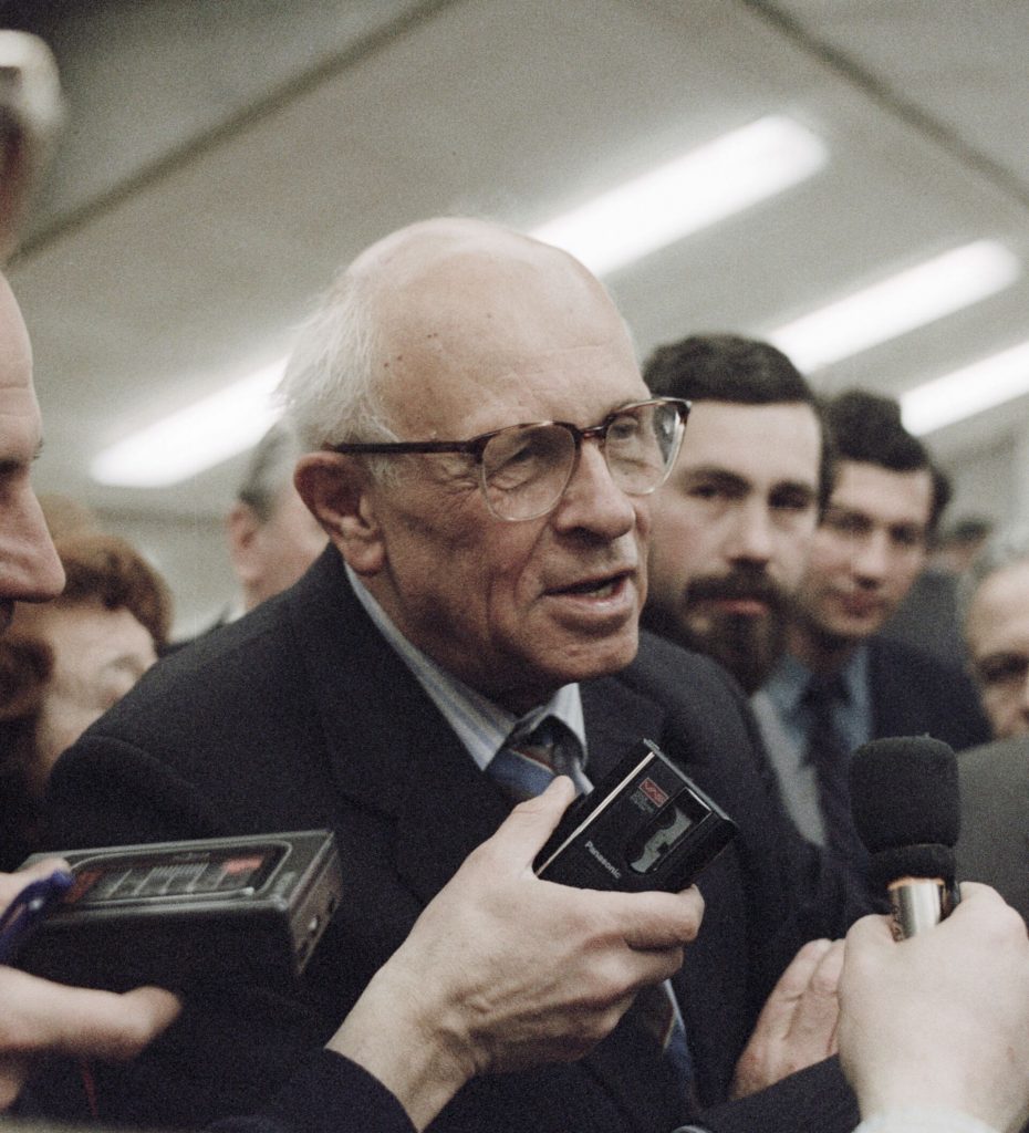 Andrej Sacharow (1921–1989): Verehrt, gehasst, vergessen - Andrei Dmitrijewitsch Sacharow - Vom Bombenbauer zum Menschenrechtler. Vom Dissident zum Sacharow-Preis für geistige Freiheit.
