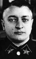 Michail Tuchatschewski auf dem Höhepunkt seiner Macht als Marschall der Sowjetunion, wahrscheinlich aufgenommen im Jahr 1936