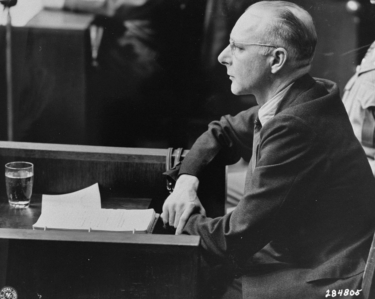Viktor Brack sagt beim Nürnberger Ärzteprozess aus, 12. Mai 1947