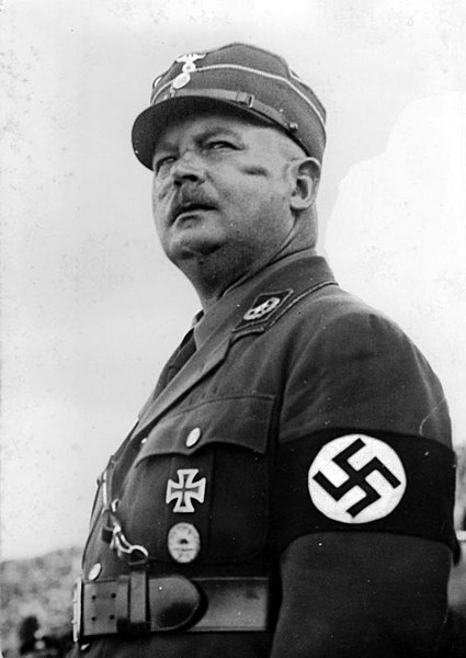 Hitlers Mann fürs Grobe, der zur Gefahr für ihn wurde und den Hitler im Juni 1934 unter Vorwand des sog. "Röhm-Putsch" ermorden ließ.