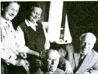v. l. n. r. auf einem Bild von 1965: Olga Fierz, eine Lehrerin am Milíč-Haus, Ferdinand Krch und Přemysl Pitter.
