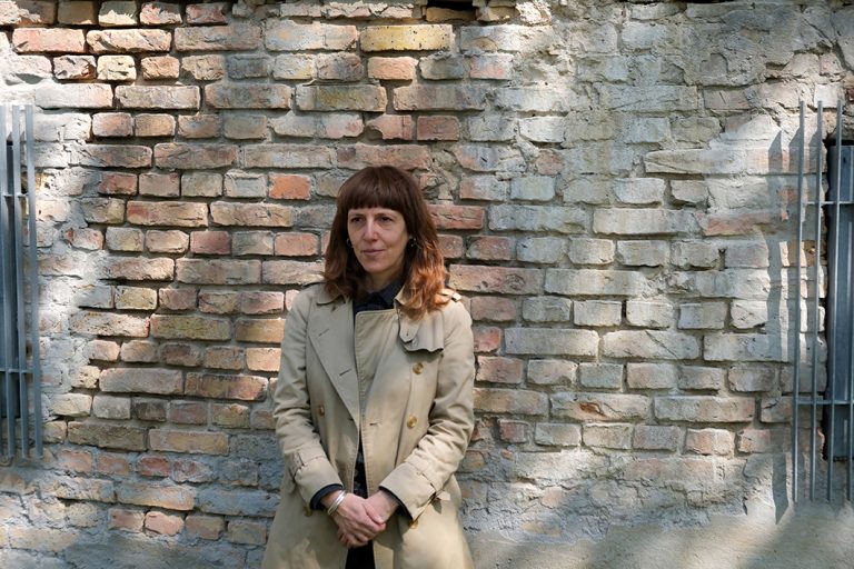 Nägel – Eine Installation von Sonya Schönberger