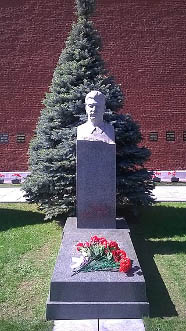In der Nacht vom 31. Oktober zum 1. November 1961 wurde der Leichnam Stalins aus dem Mausoleum am Moskauer Roten Platz entfernt – und zur Kreml-Mauer umgebettet.